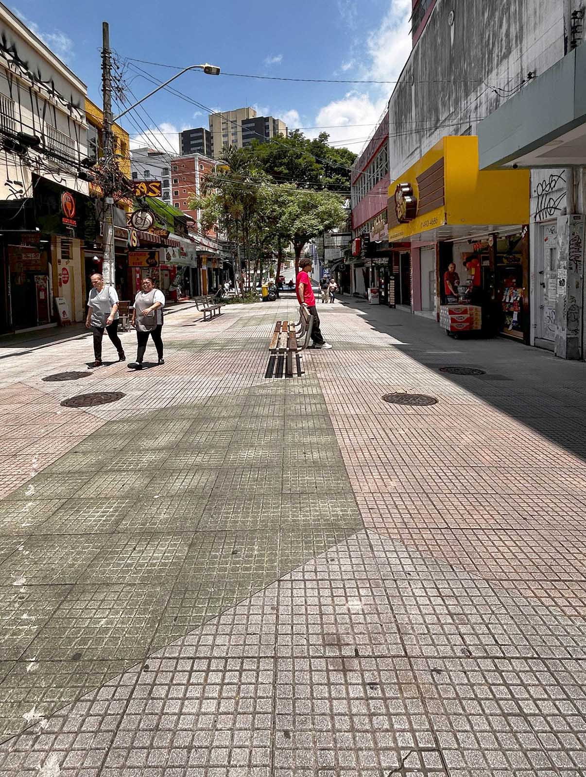 Piso da Rua Dona Eliza Flaquer - Trecho 9, 2001