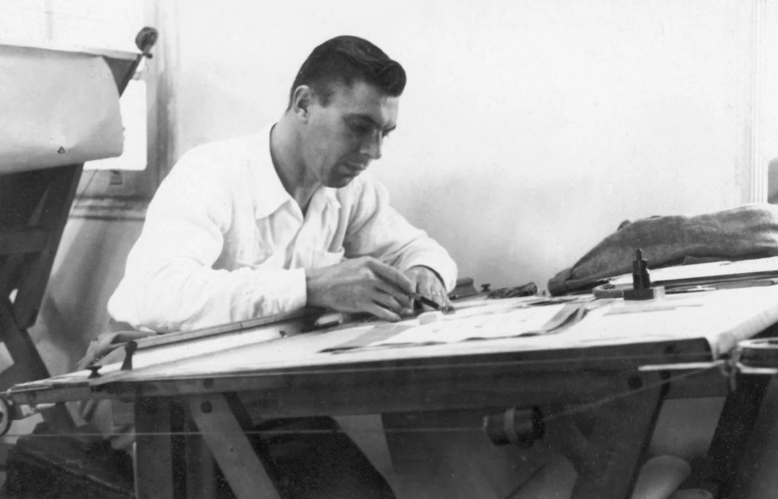 Sacilotto trabalhando em sua casa, c. 1951