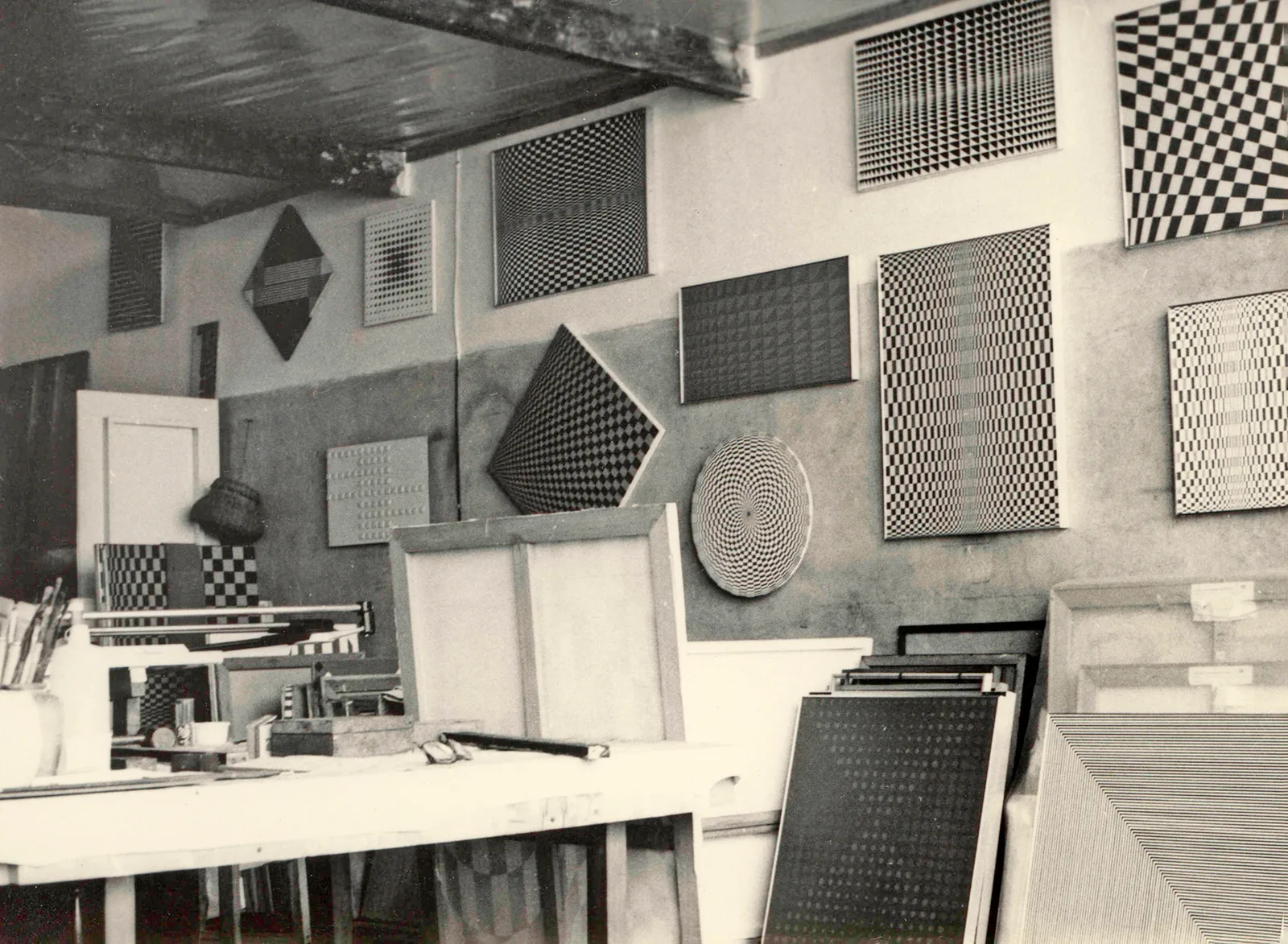 Montagem com obras no ateliê Galpão, c. 1979