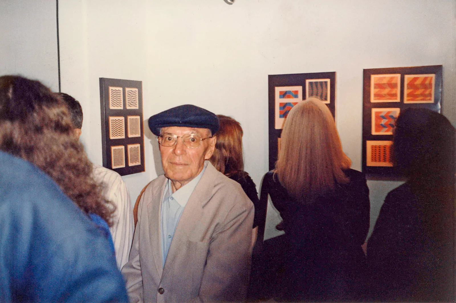 Abertura da exposição "Luiz Sacilotto: estudos e desenhos". Escritório de Arte Luiz Sacilotto, Santo André, 1998
