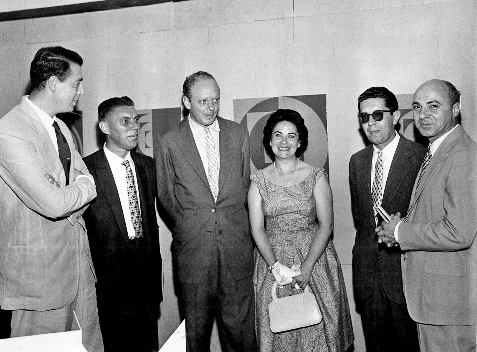 Waldemar Cordeiro, Luiz Sacilotto, Kazmer Fejer, Judith Lauand, Maurício Nogueira Lima e Hermelindo Fiaminghi, na Galeria de Arte das Folhas, em São Paulo, 1959