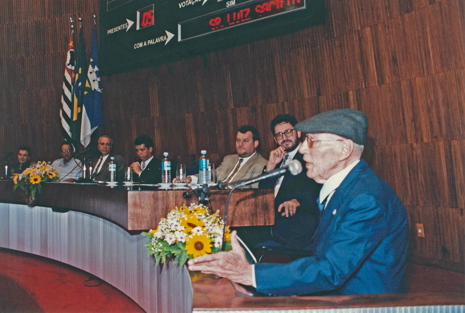 Homenagem a Sacilotto, 2000. Medalha de Honra ao Mérito